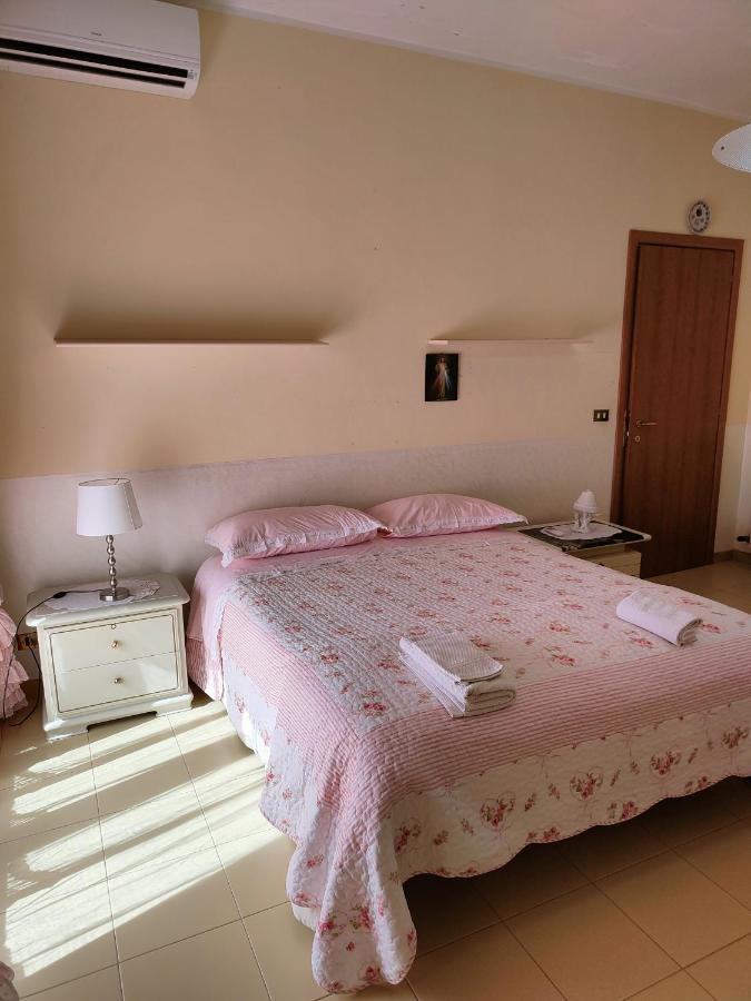 Appartamento In Villa Virginia Fino A 10 Ospiti Mondragone Buitenkant foto